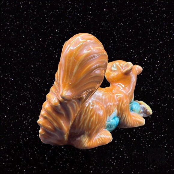VINTAGE SQUIRREL ART POTTERY STATUETTE FIGURINE 6”T 8”W - Picture 7 of 9